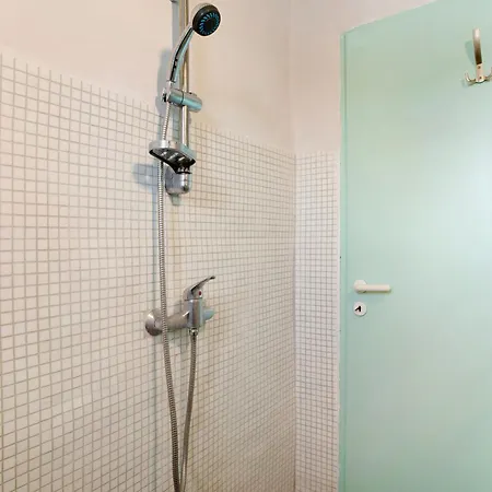 Sira Stonehouse Ll Apartman *