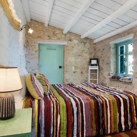 Sira Stonehouse Ll Apartman *