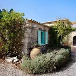 Apartment Sira Stonehouse Ll Volímai