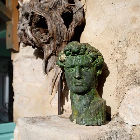 Sira Stonehouse Ll * Volímai